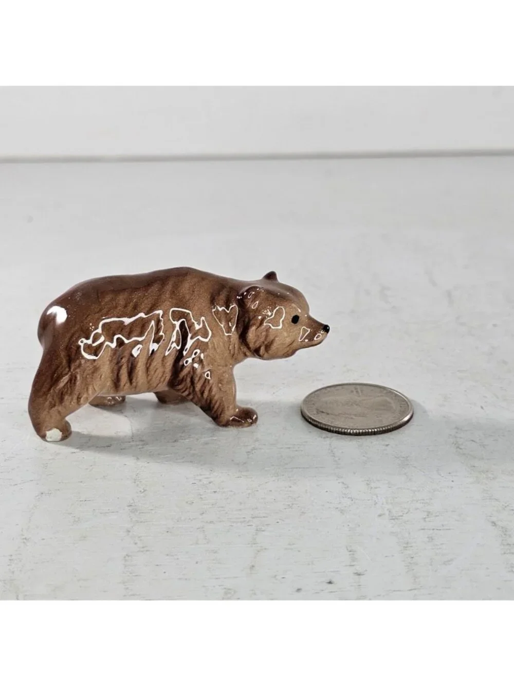 Hagen Renaker Grizzly Bear Mama Walking Miniature Figurine Ceramic *CHIP*
